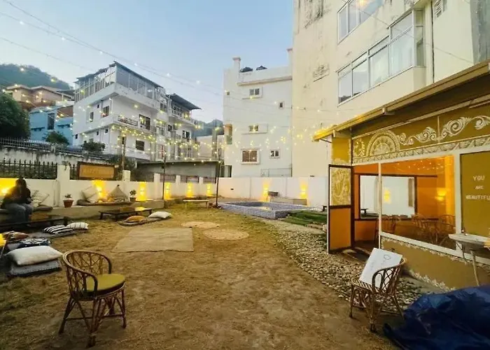 Shanti Hostel And Garden Cafe Rishikesh